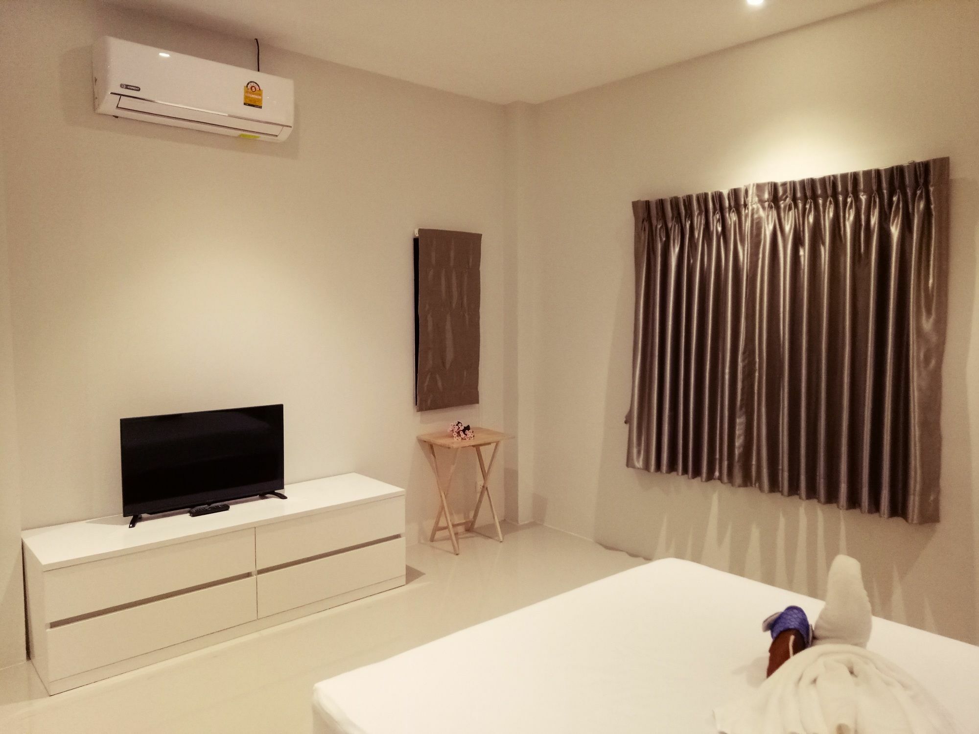 Baan Phunwanna Villa Ката Бийч Екстериор снимка